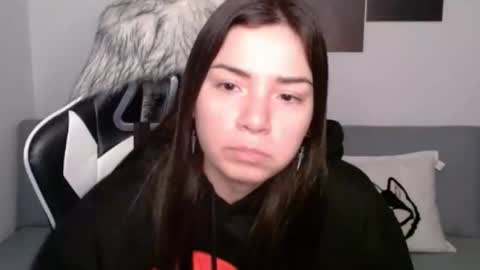 Snapshot of wolfs_daughter chatting on 03.05.25 Alex online show from 03.05.25