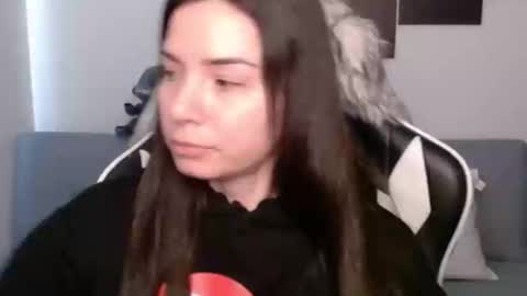 Snapshot of wolfs_daughter chatting on 03.05.25 Alex online show from 03.05.25