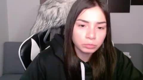 Snapshot of wolfs_daughter chatting on 03.08.25 Alex online show from 03.08.25