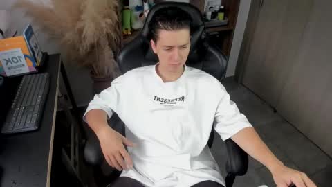 Snapshot of wolker_allan chatting on 11.03.25 wolker_allan online show from 11.03.25