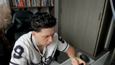 Snapshot of wolker_allan chatting on 11.16.25 wolker_allan online show from 11.16.25