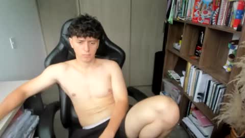 Snapshot of wolker_allan chatting on 12.13.25 wolker_allan online show from 12.13.25