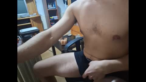 Snapshot of womanizerr69 chatting on 10.04.25 womanizerr69 online show from 10.04.25