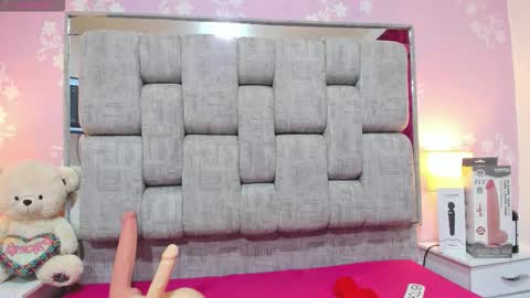 wonderkloe_ online show from 11.29.25