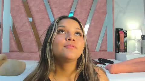 Snapshot of wonderkloe_ chatting on 02.26.26 wonderkloe_ online show from 02.26.26