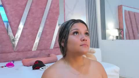 Snapshot of wonderkloe_ chatting on 03.01.26 wonderkloe_ online show from 03.01.26