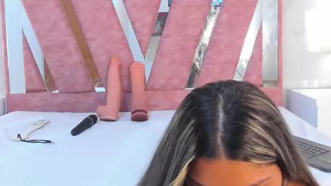 Snapshot of wonderkloe_ chatting on 03.04.26 wonderkloe_ online show from 03.04.26