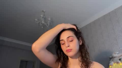 Stia online show from 11.24.25