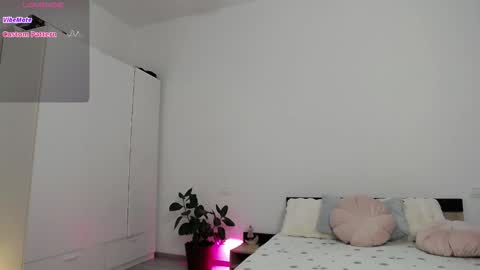 Snapshot of wonderwomannn chatting on 11.21.25 Amalia online show from 11.21.25