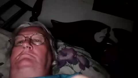 Snapshot of woodpecker115 chatting on 11.22.25 woodpecker115 online show from 11.22.25