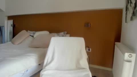 Wolfie online show from 10.21.25