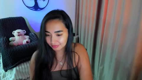 dudetta Kim online show from 10.17.25