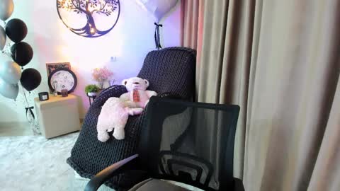 dudetta Kim online show from 04.01.26