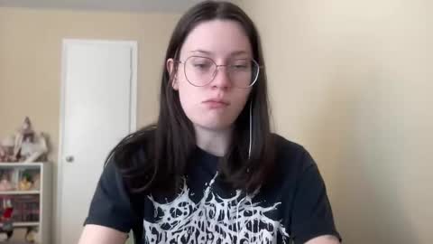 Snapshot of worship_lucina chatting on 01.06.25 Lucina online show from 01.06.25