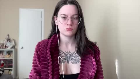 Snapshot of worship_lucina chatting on 01.07.25 Lucina online show from 01.07.25