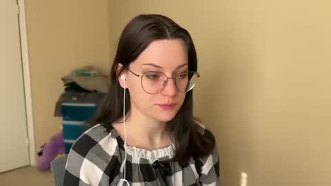 Snapshot of worship_lucina chatting on 01.20.25 Lucina online show from 01.20.25