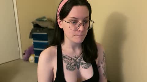 Snapshot of worship_lucina chatting on 01.28.25 Lucina online show from 01.28.25