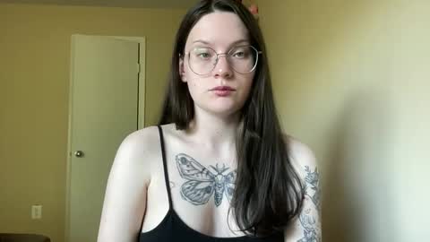 Snapshot of worship_lucina chatting on 09.12.25 Lucina online show from 09.12.25