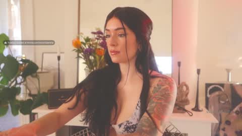 Snapshot of worshipbrielle chatting on 12.18.24 Brielle online show from 12.18.24