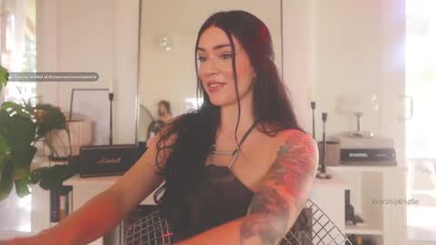Snapshot of worshipbrielle chatting on 02.25.25 Brielle online show from 02.25.25
