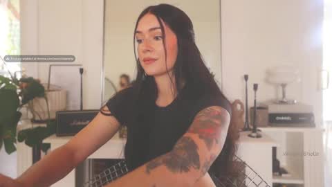 Snapshot of worshipbrielle chatting on 03.03.25 Brielle online show from 03.03.25