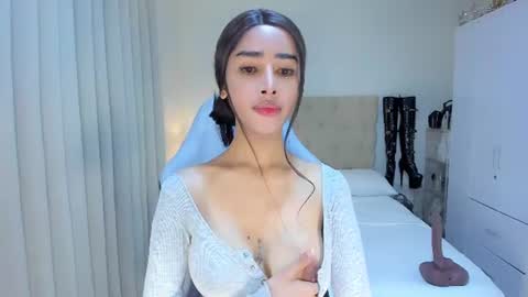 Lily online show from 08.03.26