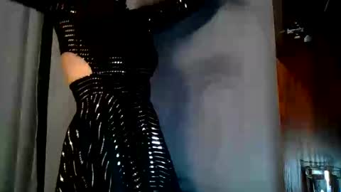 wow_dream_girl_ online show from 10.26.25