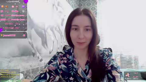 Snapshot of wow_porno_ chatting on 02.15.25 Anna online show from 02.15.25