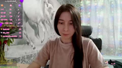 Snapshot of wow_porno_ chatting on 02.16.25 Anna online show from 02.16.25