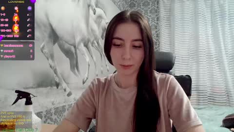 Snapshot of wow_porno_ chatting on 02.23.25 Anna online show from 02.23.25