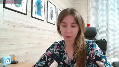 Anna  online show from 04.28.26
