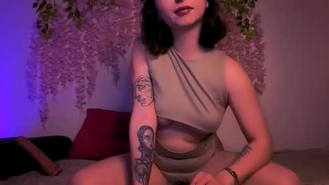 Snapshot of wow_sue chatting on 10.29.25 Sue online show from 10.29.25