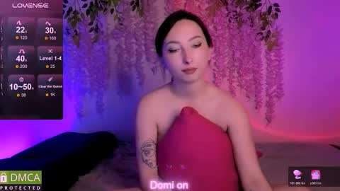 Snapshot of wow_sue chatting on 11.08.25 Sue online show from 11.08.25