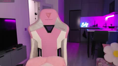 Emi online show from 10.20.25