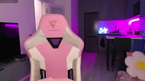 Emi online show from 10.21.25