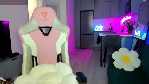 Emi online show from 04.14.26