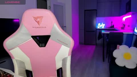 Emi online show from 04.17.26