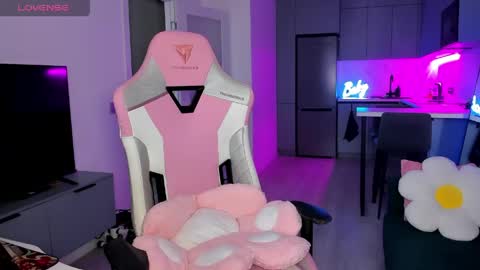 Emi online show from 04.18.26