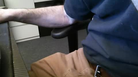 Snapshot of wrangleat0r chatting on 12.21.25 wrangleat0r online show from 12.21.25