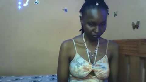 Snapshot of wren_7 chatting on 11.18.25 wren 7 online show from 11.18.25