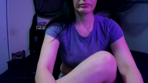 Snapshot of wrenleigh chatting on 06.10.26 Crystal Lake online show from 06.10.26