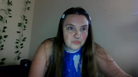 Snapshot of wrenwinter chatting on 09.29.25 wrenwinters online show from 09.29.25