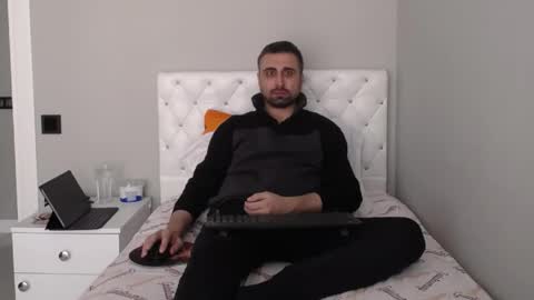 Mr. Lonely online show from 04.14.26