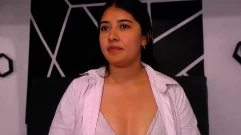 Snapshot of x_adeline_ chatting on 11.04.25 Adeline online show from 11.04.25