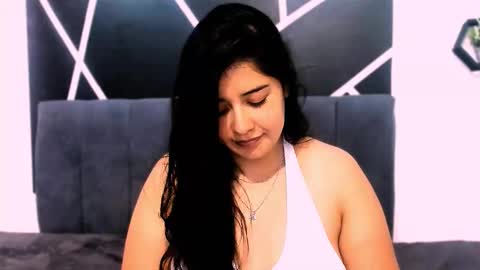 Snapshot of x_adeline_ chatting on 11.24.25 Adeline online show from 11.24.25