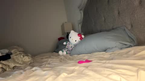 Snapshot of x_dreamgirl_x chatting on 01.12.25 Mariah online show from 01.12.25