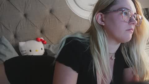 Snapshot of x_dreamgirl_x chatting on 01.25.25 Mariah online show from 01.25.25