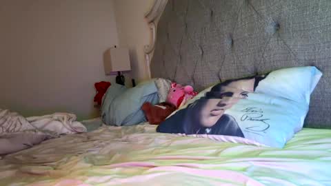 Snapshot of x_dreamgirl_x chatting on 03.09.25 Mariah online show from 03.09.25