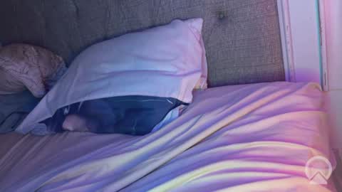 Snapshot of x_dreamgirl_x chatting on 10.17.25 Mariah online show from 10.17.25