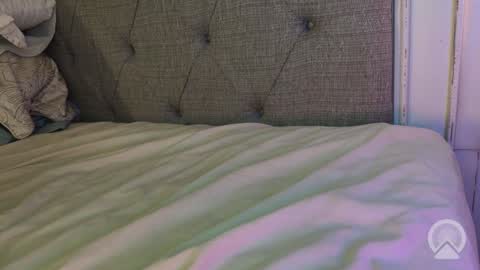 Snapshot of x_dreamgirl_x chatting on 10.18.25 Mariah online show from 10.18.25